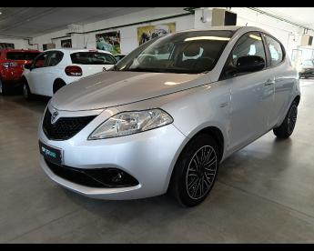 LANCIA CERTIFIED Lancia Ypsilon Iii 2015 1.0 Firefly Hybrid Gold S And S 70cv Usata - City Car Benzina Bianco - Pisa - 2323797_2