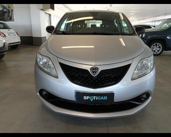 LANCIA CERTIFIED Lancia Ypsilon Iii 2015 1.0 Firefly Hybrid Gold S And S 70cv Usata - City Car Benzina Bianco - Pisa - 2323797_3