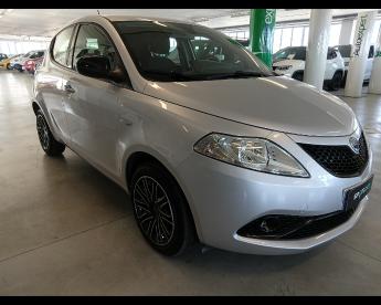 LANCIA CERTIFIED Lancia Ypsilon Iii 2015 1.0 Firefly Hybrid Gold S And S 70cv Usata - City Car Benzina Bianco - Pisa - 2323797_4