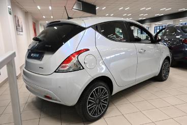LANCIA CERTIFIED Lancia Ypsilon 1.0 Firefly S And S Hybrid Gold Usata - City Car Ibrido Blu - Carmagnola - 2324119_5