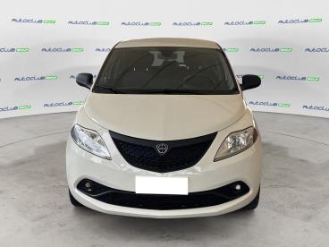 LANCIA CERTIFIED Lancia Ypsilon Iii 2015 1.2 Elefantino Blu Ecochic Gpl 69cv My19 Usata - City Car  Bianco - Bari - 2324561_2