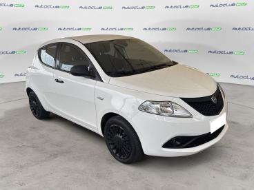 LANCIA CERTIFIED Lancia Ypsilon Iii 2015 1.2 Elefantino Blu Ecochic Gpl 69cv My19 Usata - City Car  Bianco - Bari - 2324561_3