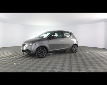 LANCIA CERTIFIED Lancia Ypsilon Iii 2015 1.0 Firefly Hybrid Gold S And S 70cv Usata - City Car Ibrido Grigio - Piacenza - 2326472_1