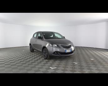 LANCIA CERTIFIED Lancia Ypsilon Iii 2015 1.0 Firefly Hybrid Gold S And S 70cv Usata - City Car Ibrido Grigio - Piacenza - 2326472_5