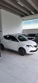 LANCIA CERTIFIED Lancia Ypsilon 1.0 Firefly 5 Porte S And S Hybrid Platino Usata - City Car Ibrido Bianco - Tortona - 2330101_4