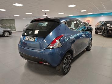 LANCIA CERTIFIED Lancia Ypsilon Nuova My23 1.0 Firefly 70 Cvstart And Stop Hybrid Usata - City Car Ibrido Blu - Charvensod - 2330102_5