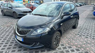 LANCIA CERTIFIED Lancia Ypsilon 1.0 70cv Hybrid Gold Usata - City Car Ibrido Nero - Fisciano - 2330158_1