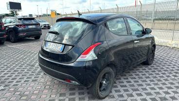LANCIA CERTIFIED Lancia Ypsilon 1.0 70cv Hybrid Gold Usata - City Car Ibrido Nero - Fisciano - 2330158_3