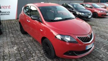 LANCIA CERTIFIED Lancia Ypsilon 1.0 70cv Hybrid Silver Usata - City Car Ibrido Rosso - Fisciano - 2330160_2