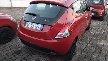 LANCIA CERTIFIED Lancia Ypsilon 1.0 70cv Hybrid Silver Usata - City Car Ibrido Rosso - Fisciano - 2330160_3