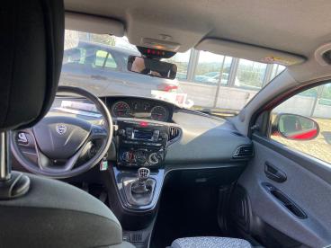 LANCIA CERTIFIED Lancia Ypsilon 1.0 70cv Hybrid Silver Usata - City Car Ibrido Rosso - Fisciano - 2330160_5