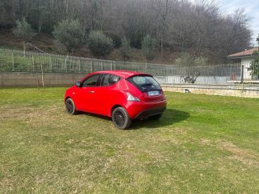 LANCIA CERTIFIED Lancia Ypsilon 1.0 70cv Hybrid Silver Usata - City Car Ibrido Rosso - Fisciano - 2330161_4