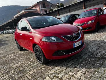 LANCIA CERTIFIED Lancia Ypsilon 1.0 70cv Hybrid Silver Usata - City Car Ibrido Rosso - Fisciano - 2330164_2