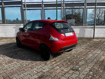 LANCIA CERTIFIED Lancia Ypsilon 1.0 70cv Hybrid Silver Usata - City Car Ibrido Rosso - Fisciano - 2330164_4