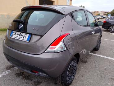 LANCIA CERTIFIED Lancia Ypsilon 1.0 70cv Hybrid Gold Usata - City Car Ibrido Grigio - Fisciano - 2330170_3