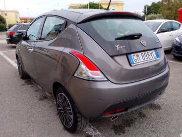 LANCIA CERTIFIED Lancia Ypsilon 1.0 70cv Hybrid Gold Usata - City Car Ibrido Grigio - Fisciano - 2330170_4