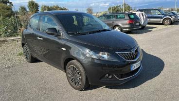 LANCIA CERTIFIED Lancia Ypsilon 1.0 70cv Hybrid Gold Usata - City Car Ibrido Nero - Fisciano - 2332214_2
