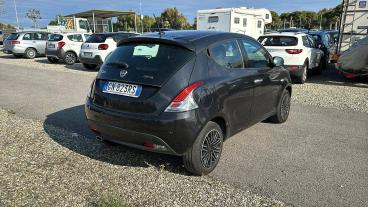 LANCIA CERTIFIED Lancia Ypsilon 1.0 70cv Hybrid Gold Usata - City Car Ibrido Nero - Fisciano - 2332214_3