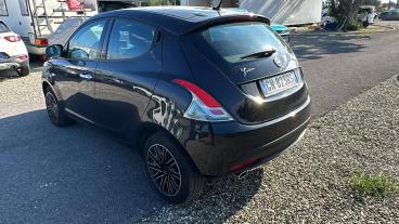 LANCIA CERTIFIED Lancia Ypsilon 1.0 70cv Hybrid Gold Usata - City Car Ibrido Nero - Fisciano - 2332214_4