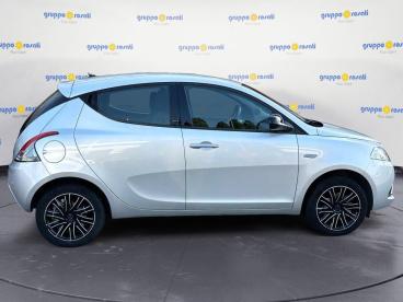 LANCIA CERTIFIED Lancia Ypsilon 3&ordf; Serie 1.0 Firefly 5 Porte S And S Hybrid Gold Usata - City Car Ibrido Argento - Roma - 2333871_4