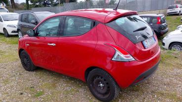 LANCIA CERTIFIED Lancia Ypsilon 1.0 70cv Hybrid Silver Usata - City Car Ibrido Rosso - Fisciano - 2334691_4