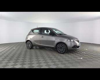 LANCIA CERTIFIED Lancia Ypsilon Iii 2021 1.0 Firefly Hybrid Gold S And S 70cv Usata - City Car Ibrido Grigio - Piacenza - 2335073_5
