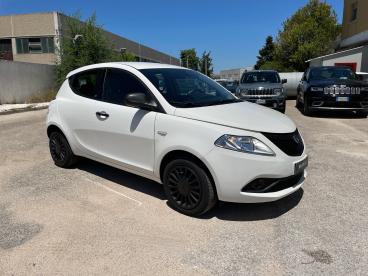 LANCIA CERTIFIED Lancia Ypsilon 1.2 69 Cv 5 Porte Gpl Ecochic Silver Usata - City Car Gpl Bianco - Foggia - 2336698_1