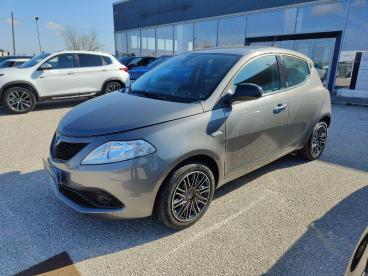 LANCIA CERTIFIED Lancia Ypsilon 1.0 Firefly 5 Porte S And S Hybrid Gold Usata - City Car Ibrido Grigio - Foggia - 2336711_1