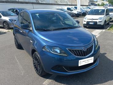 LANCIA CERTIFIED Lancia Ypsilon 1.0 Firefly 70cv S&s Hybrid Silver Usata - City Car Ibrido Blu - Roma - 2338391_3