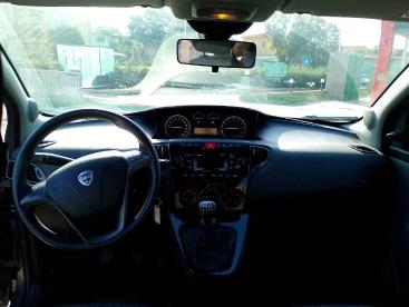 LANCIA CERTIFIED Lancia Ypsilon 1.0 70cv Hybrid Silver Usata - City Car Ibrido Grigio - Fisciano - 2340153_5