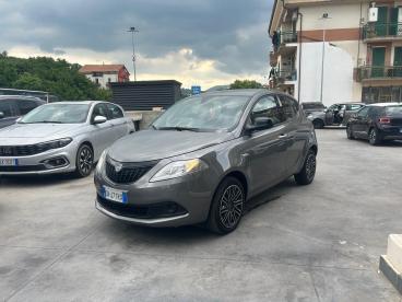 LANCIA CERTIFIED Lancia Ypsilon Ypsilon1.0 70 Cv S And Amp,s Hybrid Silver Plus Usata - City Car Ibrido Grigio - Fisciano - 2340659_1