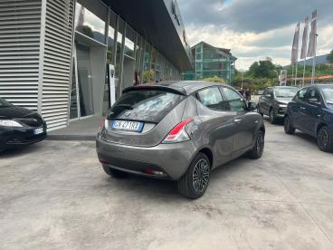 LANCIA CERTIFIED Lancia Ypsilon Ypsilon1.0 70 Cv S And Amp,s Hybrid Silver Plus Usata - City Car Ibrido Grigio - Fisciano - 2340659_3