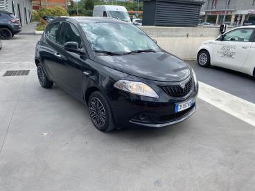 LANCIA CERTIFIED Lancia Ypsilon Ypsilon1.0 70 Cv S And Amp,s Hybrid Silver Plus Usata - City Car Ibrido Nero - Fisciano - 2340660_2