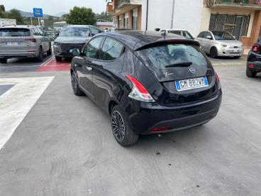 LANCIA CERTIFIED Lancia Ypsilon Ypsilon1.0 70 Cv S And Amp,s Hybrid Silver Plus Usata - City Car Ibrido Nero - Fisciano - 2340660_4