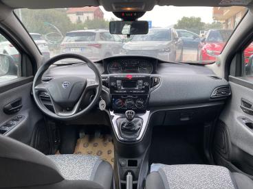 LANCIA CERTIFIED Lancia Ypsilon Ypsilon1.0 70 Cv S And Amp,s Hybrid Silver Plus Usata - City Car Ibrido Nero - Fisciano - 2340660_5
