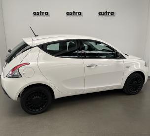 LANCIA CERTIFIED Lancia Ypsilon 1.0 Firefly 5 Porte S And S Hybrid Silver Usata - City Car Ibrido Bianco - Arona - 2344322_4