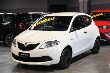 LANCIA CERTIFIED Lancia Ypsilon 1.0 Firefly 5 Porte S And S Hybrid Ecochic Gold Usata - City Car Ibrido Bianco - Carmagnola - 2344342_1