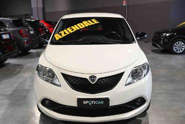 LANCIA CERTIFIED Lancia Ypsilon 1.0 Firefly 5 Porte S And S Hybrid Ecochic Gold Usata - City Car Ibrido Bianco - Carmagnola - 2344342_2