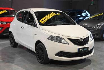 LANCIA CERTIFIED Lancia Ypsilon 1.0 Firefly 5 Porte S And S Hybrid Ecochic Gold Usata - City Car Ibrido Bianco - Carmagnola - 2344342_3
