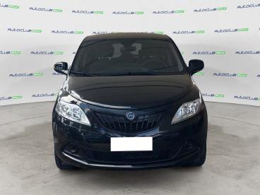 LANCIA CERTIFIED Lancia Ypsilon Iii 2021 1.0 Firefly Hybrid Oro S And S 70cv Usata - City Car Ibrido Nero - Bari - 2344401_2
