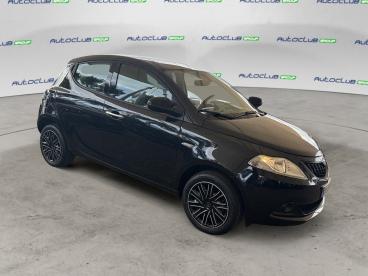 LANCIA CERTIFIED Lancia Ypsilon Iii 2021 1.0 Firefly Hybrid Oro S And S 70cv Usata - City Car Ibrido Nero - Bari - 2344402_3
