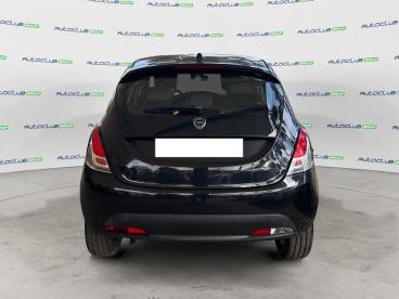 LANCIA CERTIFIED Lancia Ypsilon Iii 2021 1.0 Firefly Hybrid Oro S And S 70cv Usata - City Car Ibrido Nero - Bari - 2344402_5
