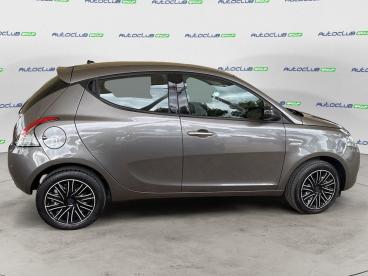 LANCIA CERTIFIED Lancia Ypsilon Iii 2015 1.2 Gold Ecochic Gpl 69cv My19 Usata - City Car  Grigio - Bari - 2344404_4