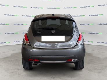 LANCIA CERTIFIED Lancia Ypsilon Iii 2015 1.2 Gold Ecochic Gpl 69cv My19 Usata - City Car  Grigio - Bari - 2344404_5