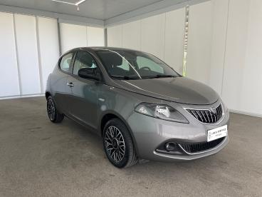 LANCIA CERTIFIED Lancia Ypsilon 1.0 Firefly 70cv Hybrid Platino Usata - City Car Ibrido Grigio - Napoli - 2345256_3