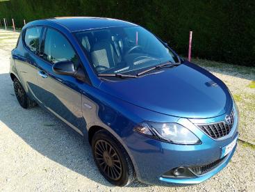 LANCIA CERTIFIED Lancia Ypsilon 1.0 70cv Hybrid Silver Usata - City Car Ibrido Blu - Fisciano - 2345553_2