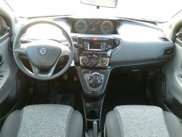 LANCIA CERTIFIED Lancia Ypsilon 1.0 70cv Hybrid Silver Usata - City Car Ibrido Blu - Fisciano - 2345553_5