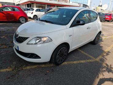 LANCIA CERTIFIED Lancia Ypsilon 3&ordf; Serie 1.0 Firefly 5 Porte S And S Hybrid Gold Usata - City Car Ibrido Bianco - Roma - 2349048_1