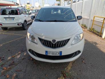 LANCIA CERTIFIED Lancia Ypsilon 3&ordf; Serie 1.0 Firefly 5 Porte S And S Hybrid Gold Usata - City Car Ibrido Bianco - Roma - 2349048_2