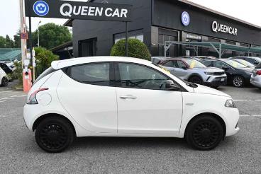 LANCIA CERTIFIED Lancia Ypsilon 1.2 69 Cv 5 Porte Gpl Silver Usata - City Car  Bianco - Carmagnola - 2349267_4